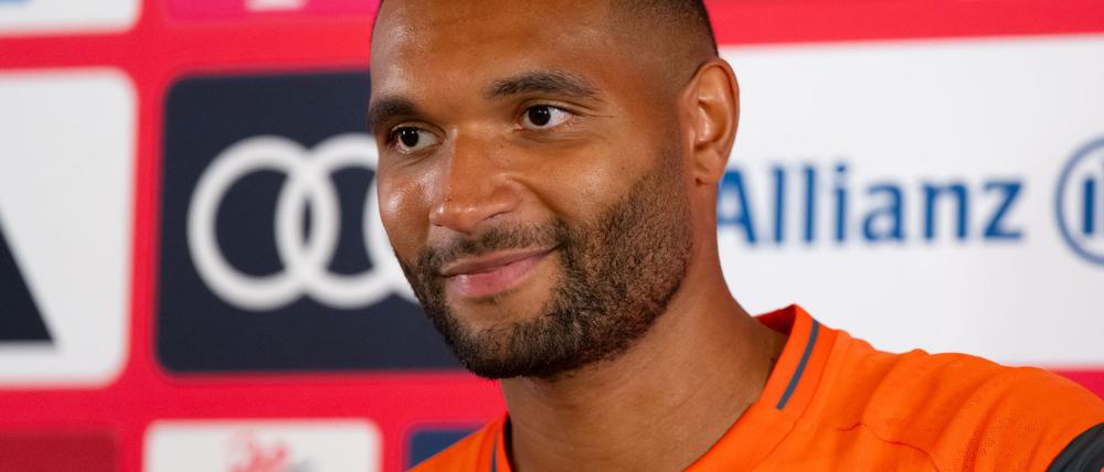 Jonathan Tah bei seiner Vorstellung in Orlando.
