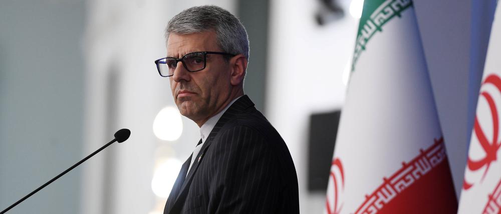 Ismail Baghai, Sprecher des iranischen Außenministeriums, nimmt an einer Pressekonferenz teil. 