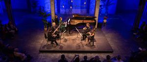 Beim Auftakt am Donnerstag saß die künstlerische Leiterin Elena Bashkirova selbst am Klavier.