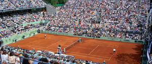 Ab 1996 fasst der Center Court auf der Anlage des LTTC Rot-Weiß Berlin 7000 Zuschauer.