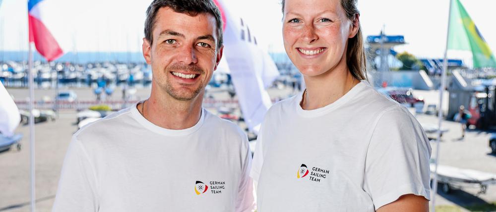 Simon Diesch (l) und Anna Markfort segelten zu WM-Silber.