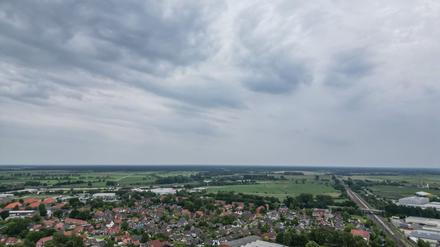 Der Deutsche Wetterdienst hat bundesweit alle bestehenden Unwetterwarnungen vor schweren Gewittern aufgehoben.