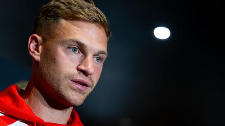 Joshua Kimmich äußert sich vor dem Auftaktspiel gegen Auckland in Cincinnati auch zu Transferaufgaben des FC Bayern.