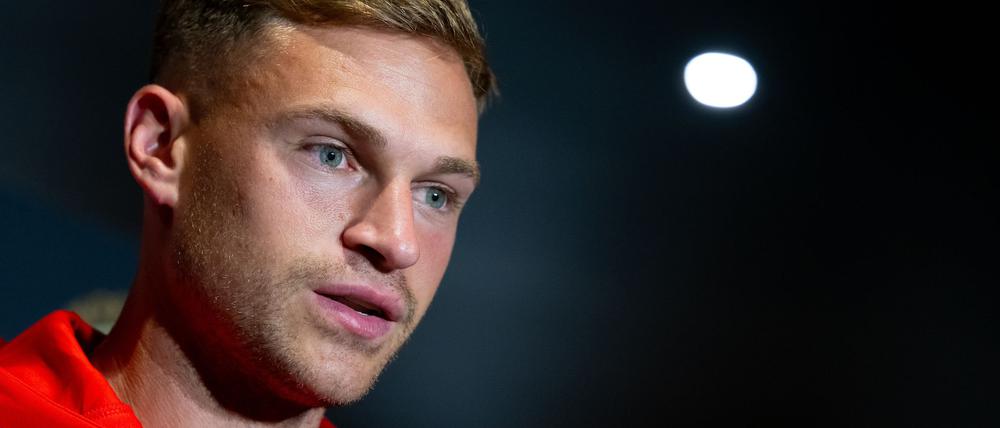 Joshua Kimmich äußert sich vor dem Auftaktspiel gegen Auckland in Cincinnati auch zu Transferaufgaben des FC Bayern.