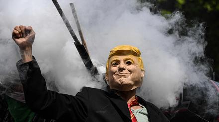 „Die Gesellschaft ist gerade die einzige politische Kraft, die sich Trump widersetzen kann“, sagt USA-Experte Thomas Jäger.