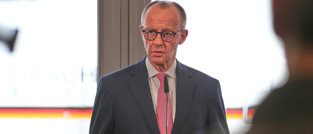 Merz hält ein Statement vor Abflug zum G7-Gipfel nach Kanada.