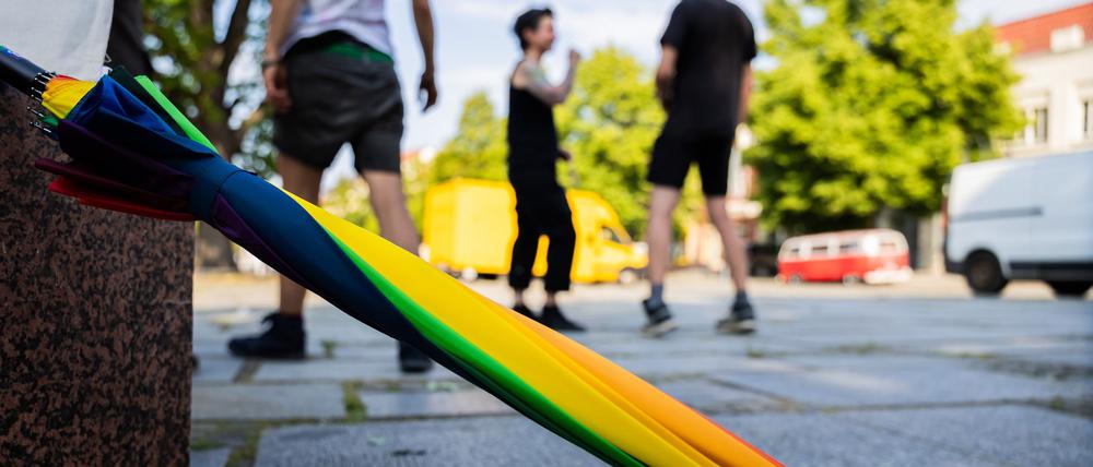 Am Sonntag wurde eine Kundgebung gegen rechts von Unbekannten angegriffen. 