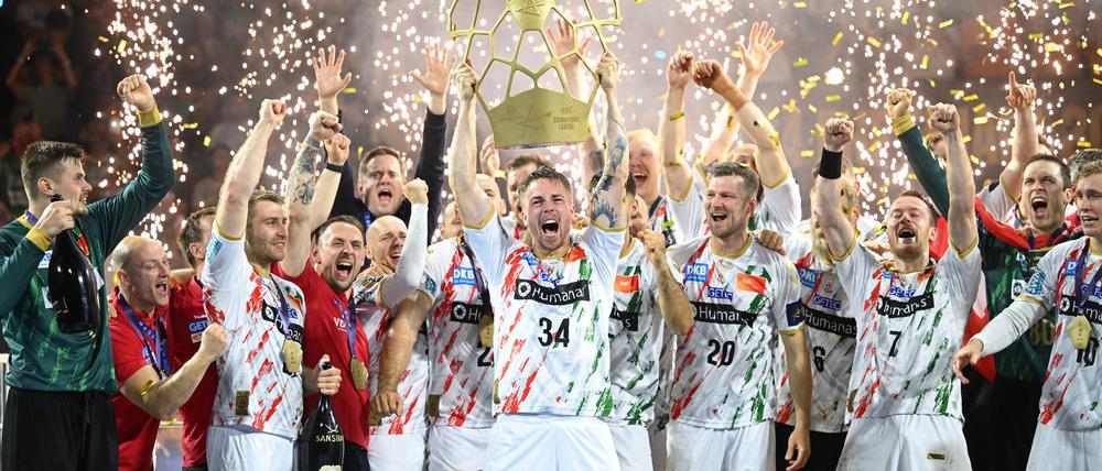Der SC Magdeburg bejubelt den dritten Triumph in der Champions League nach 2002 und 2023.
