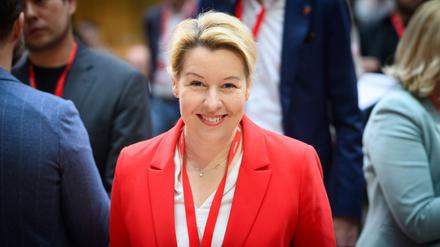 Berlins Wirtschaftssenatorin Franziska Giffey (SPD) hält für die Spitzenkandidatur eine breite Rückendeckung aus der Partei für entscheidend. (Archivfoto)