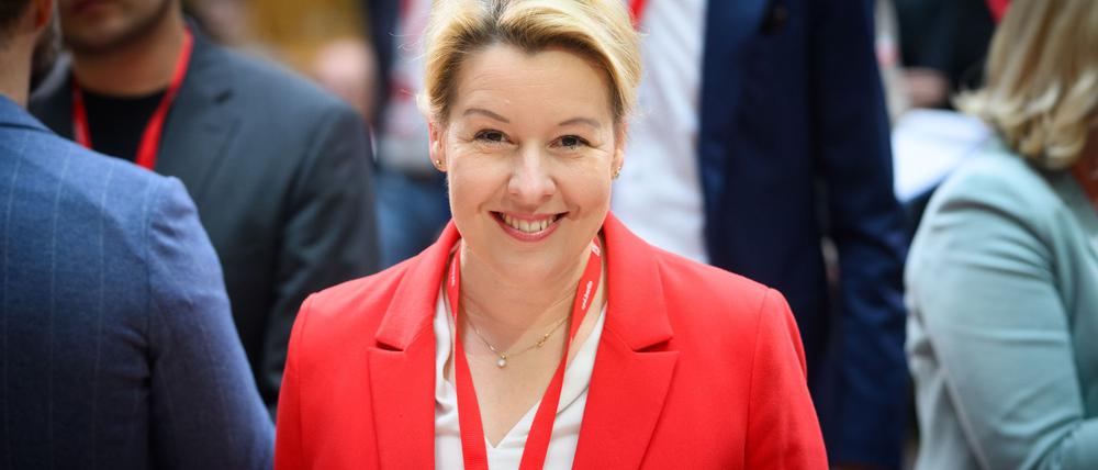 Berlins Wirtschaftssenatorin Franziska Giffey (SPD) hält für die Spitzenkandidatur eine breite Rückendeckung aus der Partei für entscheidend. (Archivfoto)