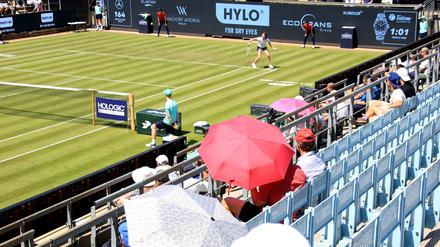 Während der Ballwechsel herrscht im Tennis absolute Ruhe im Publikum.