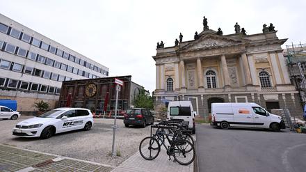 Das Portal befindet sich neben dem Rechenzentrum in der Breiten Straße.