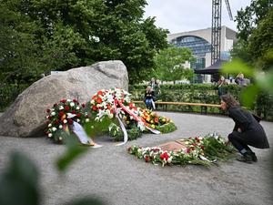 Das temporäre Denkmal zur Erinnerung an die polnischen Opfer des Zweiten Weltkriegs und der deutschen Gewaltherrschaft.