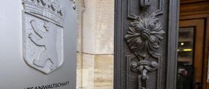 Von dem Mann geht laut Staatsanwaltschaft eine erhebliche Gefahr für die öffentliche Sicherheit aus. (Symbolbild)