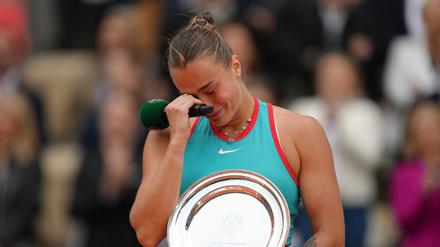 Tränen bei Aryna Sabalenka nach der Niederlage im Finale der French Open. 