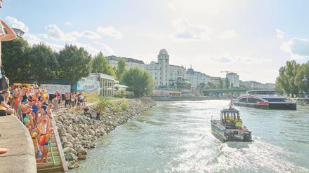 Es ist ein Ereignis, wenn der Schwimmverein Donaukanal das Baden zelebriert wie auf der Schwimmparade im vergangenen Jahr.