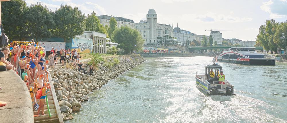 Es ist ein Ereignis, wenn der Schwimmverein Donaukanal das Baden zelebriert wie auf der Schwimmparade im vergangenen Jahr.