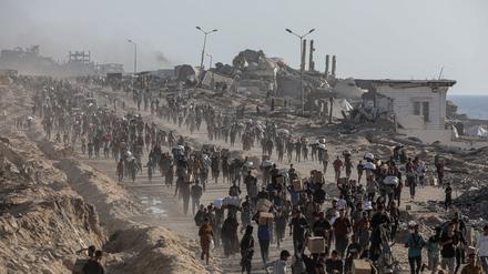 Nach palästinensischen Angaben sollen in der Nähe eines Verteilzentrums für humanitäre Hilfe wieder Menschen getötet worden sein. (Archivbild)