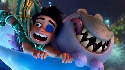 Elio (links) und sein neuer Freund Glordon toben sich im Kommuniversum aus, bevor es ernst wird. Sie müssen den Frieden im Universum bewahren. 