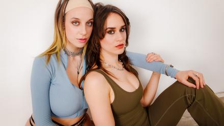 Die Rapperinnen Kat (links) und Nina kamen als Mitbewohnerinnen gemeinsam zur Musik.