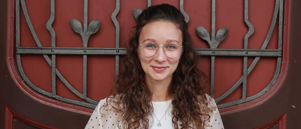 Daria Razumovych lebt und arbeitet in Köln.