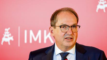 Innenminister Alexander Dobrindt (CSU) bei der Innenministerkonferenz.