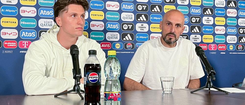 Wollen den dritten Sieg: U21-Nationalcoach Antonio Di Salvo (r) und Tim Oermann.