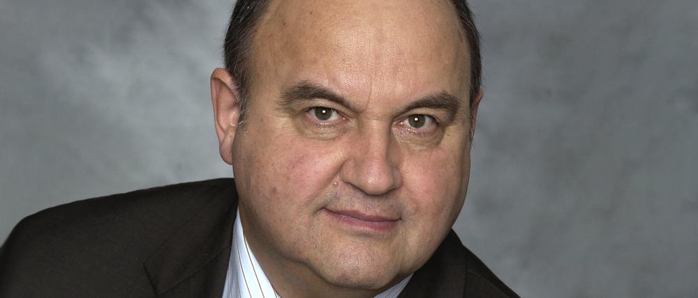 HANDOUT - 17.06.2025, Rheinland-Pfalz, Mainz: Der frühere ZDF-Nachrichtenjournalist Ekkehardt Gahntz (undatierte Aufnahme). Gahntz ist tot. Er starb am 16.06.2025 im Alter von 79 Jahren, wie der öffentlich-rechtliche Sender am 17.06.2025 mitteilte. Foto: Carmen Sauerbrei/ZDF/dpa - ACHTUNG: Honorarfrei - Nur zur redaktionellen Verwendung im Zusammenhang mit der Berichterstattung über den Tod von Ekkehard Gahntz und nur mit vollständiger Nennung des vorstehenden Credits +++ dpa-Bildfunk +++