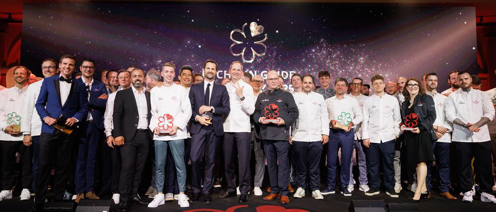 Freude, Jubel und der Preis für harte Arbeit: In Frankfurt sind am Dienstag die neuen Michelin-Sterne an Spitzenküchen in Deutschland verliehen worden.