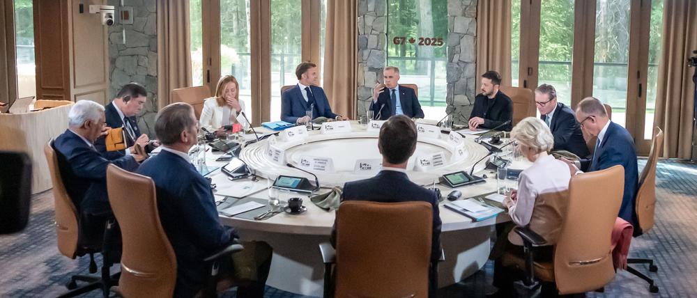 Mit Selenskyj, aber ohne Trump: Der G7-Gipfel nach der Abreise des US-Präsidenten.