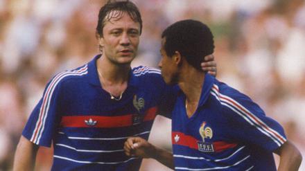 Bernard Lacombe (links, mit Jean Tigana) gewann 1984 mit der französischen Nationalmannschaft den EM-Titel.