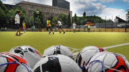 Auf dem Lilli-Henoch-Sportplatz will Al-Dersimspor den Klassenerhalt in der Landesliga schaffen. 