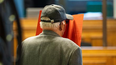Mit einem 84-Jährigen steht nun der mutmaßliche Verursacher vor Gericht.