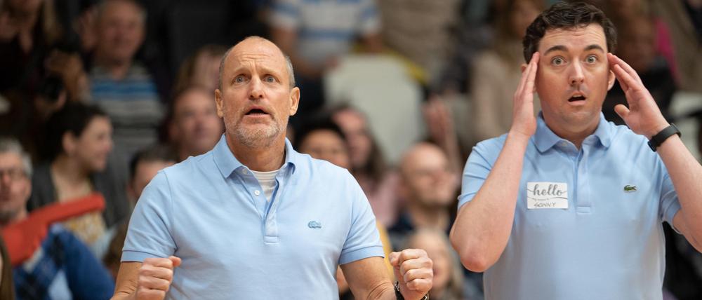 Marcus (Woody Harrelson, l.); Sonny (Matt Cook, r.)
