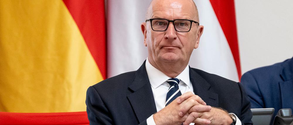 Brandenburgs Ministerpräsident Dietmar Woidke (SPD) begrüßt das Ergebnis der Ministerpräsidentenkonferenz mit Kanzler Friedrich Merz (CDU).