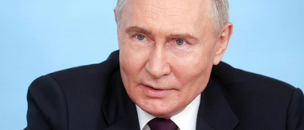 Der russische Präsident Wladimir Putin antwortet auf Fragen von Vertretern von Weltnachrichtenagenturen. (Archivbild)