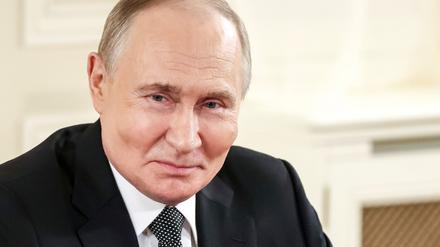 Dass er zweifacher Großvater ist, hatte Putin bereits früher erwähnt - ohne Namen oder Alter der Enkel zu nennen.