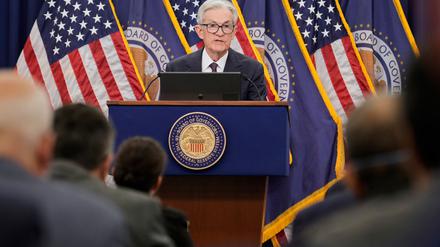 Die Federal Reserve mischt sich nicht in die Politik ein - doch die von US-Präsident Donald Trumps Zollpolitik ausgelöste Unsicherheit macht es den Notenbankern schwer, ihren Kurs festzulegen.