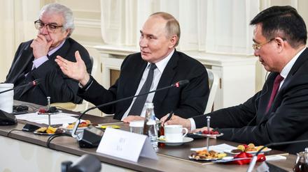 Beim Wirtschaftsforum in St. Petersburg trifft Putin traditionell Vertreter der großen Nachrichtenagenturen.