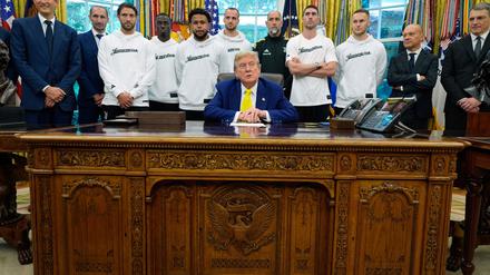 Trump empfing das italienische Team im Weißen Haus.