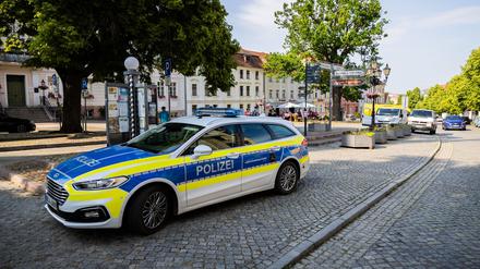 Nach dem gewaltsamen Angriff auf ein Fest für Vielfalt in Bad Freienwalde sind Ermittler zu Durchsuchungen ausgerückt. (Archivbild)
