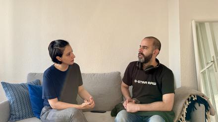 Alborz Zahedi, Asylbewerber aus dem Iran, im Gespräch mit der Autorin.