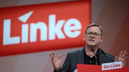 Bodo Ramelow, Bundestagsabgeordneter und früherer Ministerpräsident in Thüringen, spricht auf dem Bundesparteitag der Partei Die Linke in Chemnitz. 