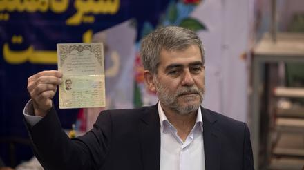 Fereydoon Abbasi-Davani, ehemaliger Chef der iranischen Atomenergiebehörde, bei der Registrierung als Präsidentschaftskandidat im Mai 2021 in Teheran – er gilt als zentrale Figur im früheren Atomwaffenprogramm „Amad“.