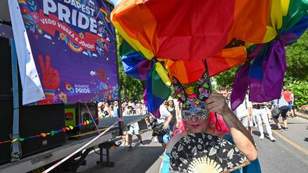 Eindrücke vom Budapest Pride im Jahr 2023.