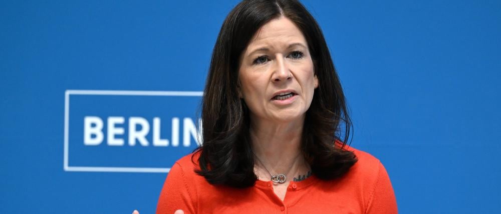 Katharina Günther-Wünsch (CDU), Senatorin für Bildung, Jugend und Familie, spricht während einer Pressekonferenz nach der Sitzung des Berliner Senats.