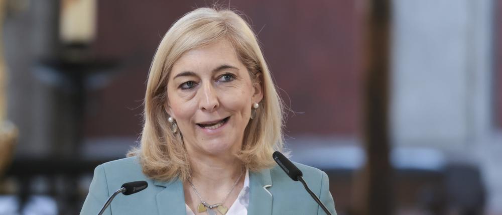Nina Warken (CDU), Bundesministerin für Gesundheit, spricht zur Eröffnung des 129. Deutschen Ärztetages in der Nikolairche.