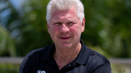 Stefan Effenberg äußert sich in Miami zum neuen Augsburger Cheftrainer Sandro Wagner.