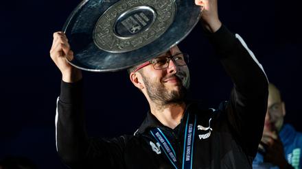 Füchse-Coach Jaron Siewert ist der jüngste Meistertrainer der HBL-Geschichte. 