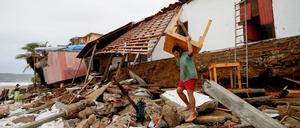 Der Wirbelsturm wird als sehr gefährlich eingestuft und traf am Donnerstag auf die Küste Mexikos.